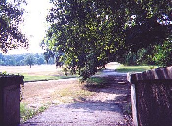 Public Footpath - No Entry!